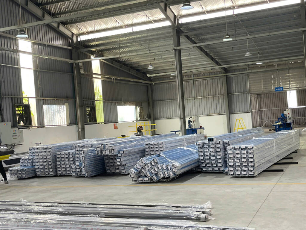 Nhà máy solar aluminum